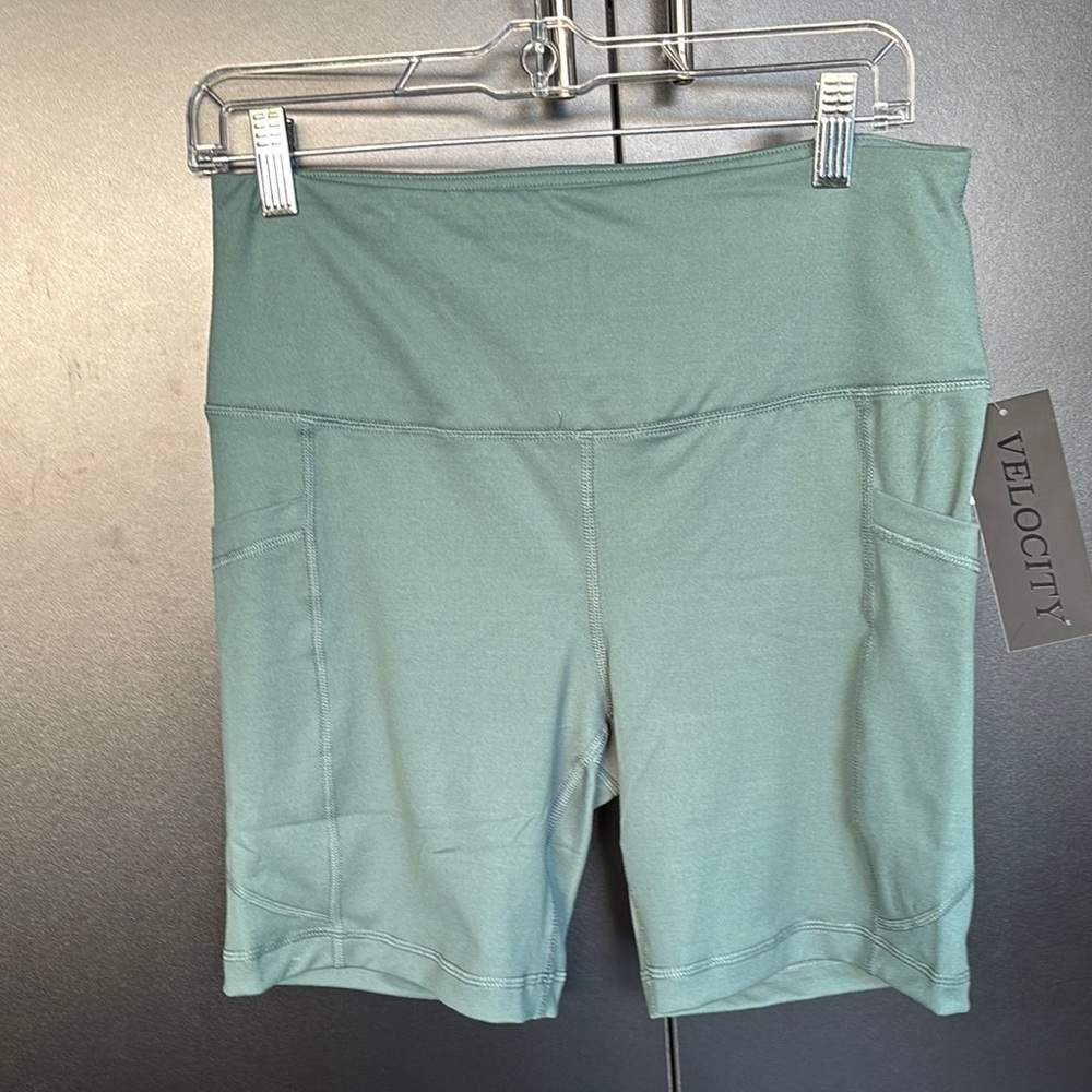Velocity Sculpt & Flow Grace,leg pockets,high rise 7” inseam athletic shorts